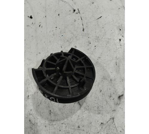 Опора пружины задняя