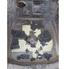 Ниша багажника (запасного колеса) Ниша багажника (запасного колеса)