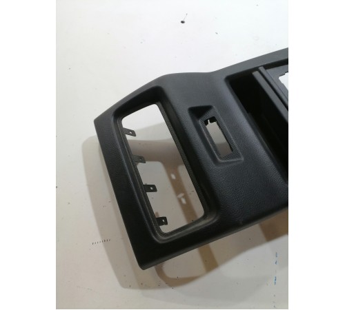 Накладка центральной консоли задняя