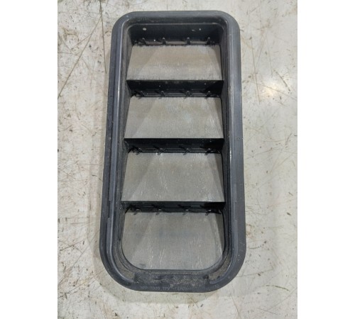 Решетка вентиляционная левая