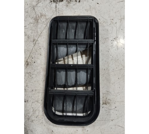 Решетка вентиляционная левая