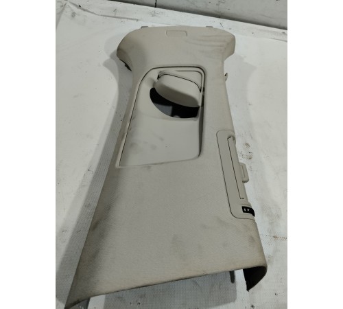 Обшивка центральной стойки(правая верхняя)