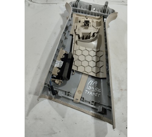 Обшивка центральной стойки(правая верхняя)