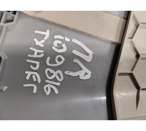 Обшивка центральной стойки(правая верхняя)