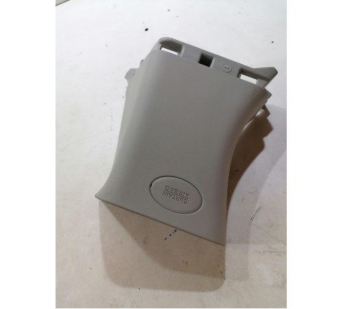 Накладка багажника правая верхняя