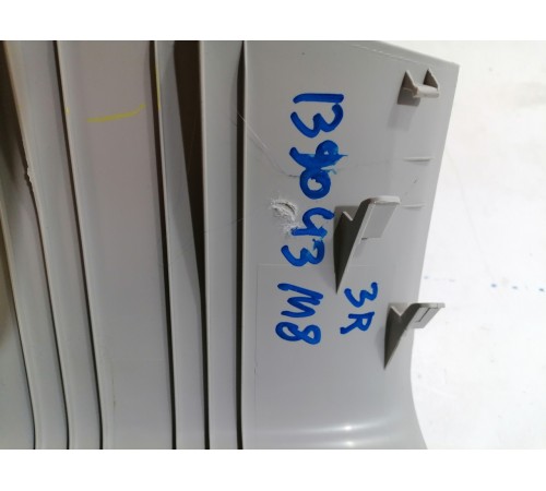 Накладка багажника правая верхняя