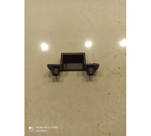 Крепление пола багажника