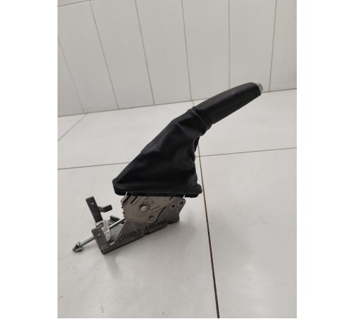 Рычаг стояночного тормоза (ручник)