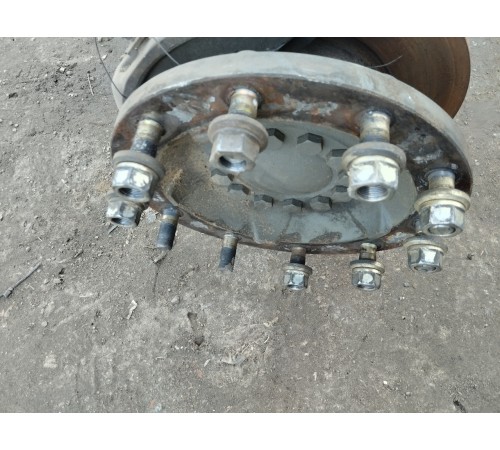 Ступица передняя правая