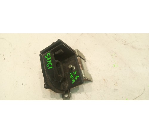 Замок полки багажника левый