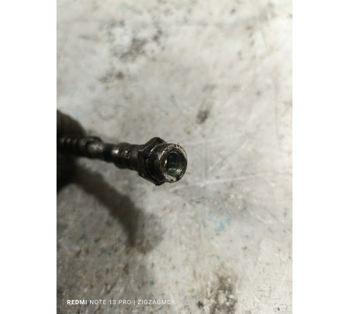 Тормозной шланг передний правый