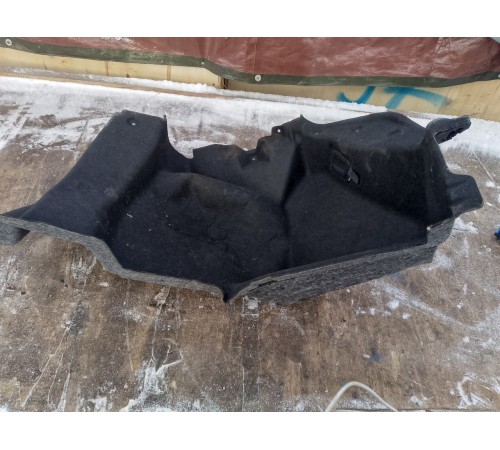 Обшивка багажника правая