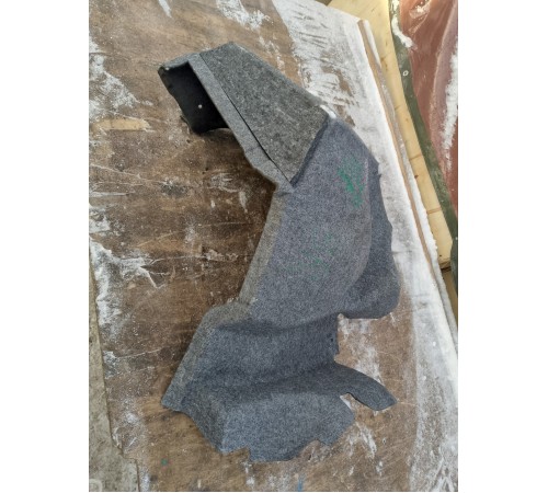 Обшивка багажника правая