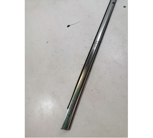 Уплотнитель стекла задний левый внешний