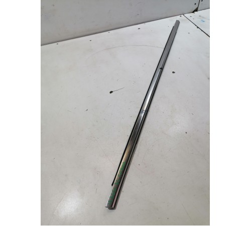 Уплотнитель стекла задний левый внешний