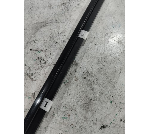 Уплотнитель стекла задний правый внешний