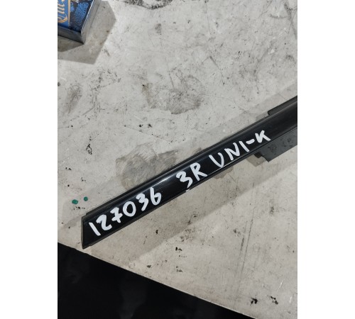 Уплотнитель стекла задний правый внешний