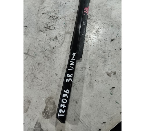 Уплотнитель стекла задний правый внешний