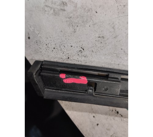 Уплотнитель стекла задний правый внешний