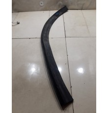 Уплотнитель капота