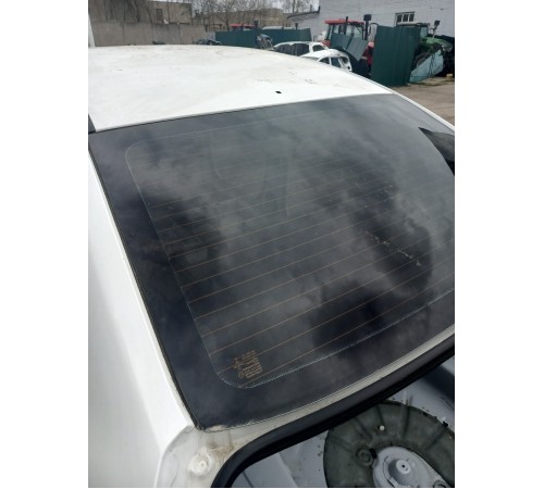  Стекло заднее