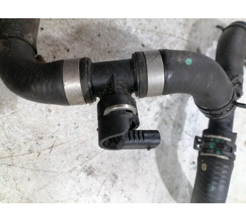 Патрубок системы охлаждения