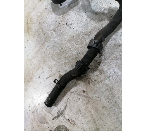 Патрубок системы охлаждения