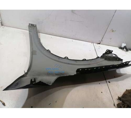 Крыло переднее правое