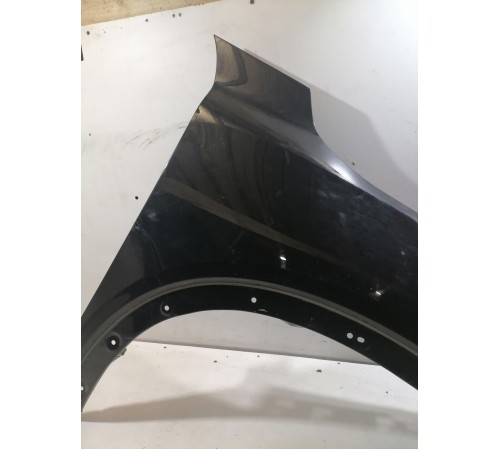 Крыло переднее правое