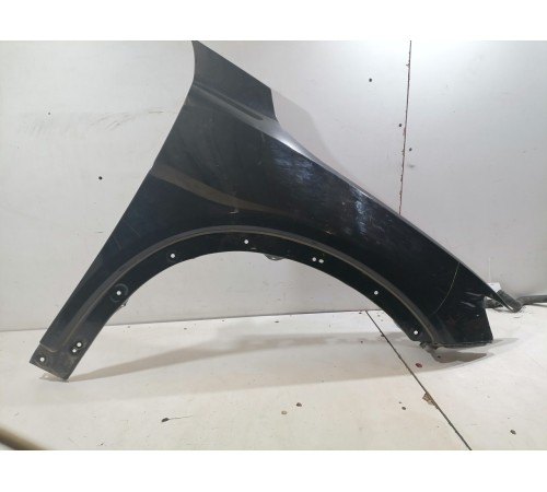 Крыло переднее правое