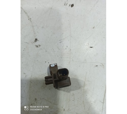 Датчик удара (передний левый)