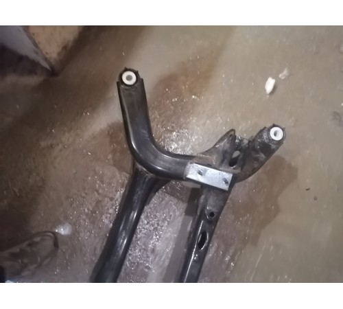 Балка подвески задняя , подрамник