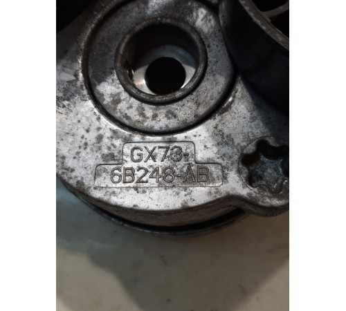 Ролик-натяжитель