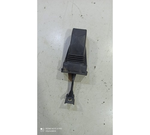 Ограничитель двери(передний левый)