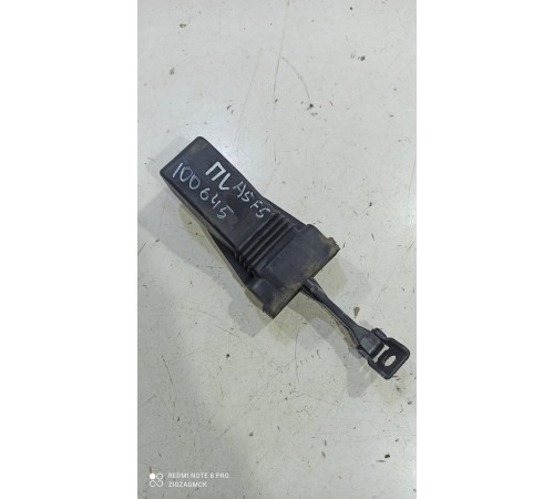 Ограничитель двери(передний левый)