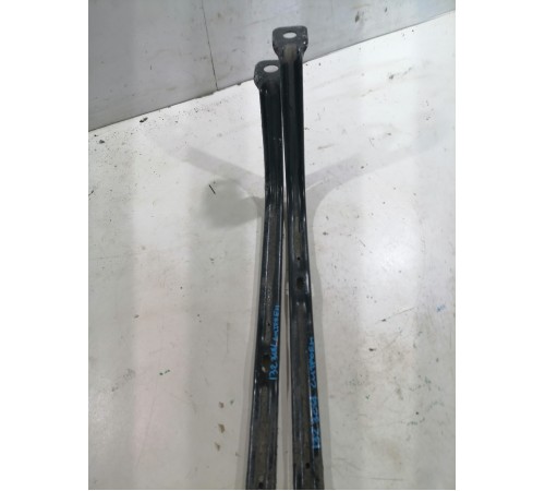 Крепление топливного бака