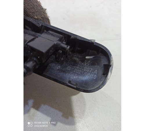 Форсунка омывателя лобового стекла левая