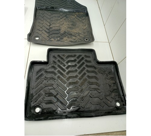 Комплект ковриков салона