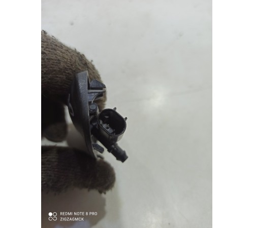 Форсунка омывателя лобового стекла левая