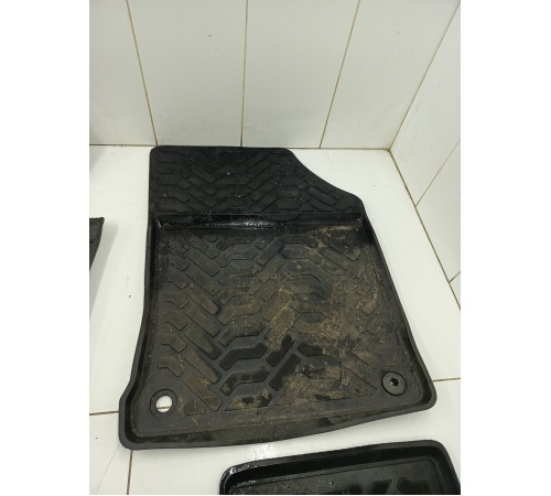 Комплект ковриков салона