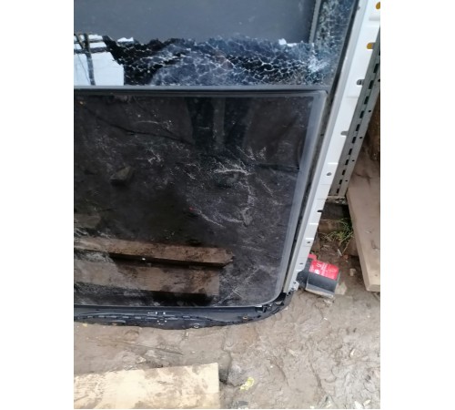 Стекло панорамного люка заднее