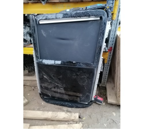 Стекло панорамного люка заднее