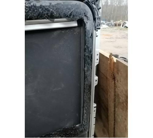 Стекло панорамного люка заднее