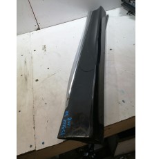 Накладка правой сдвижной двери нижний