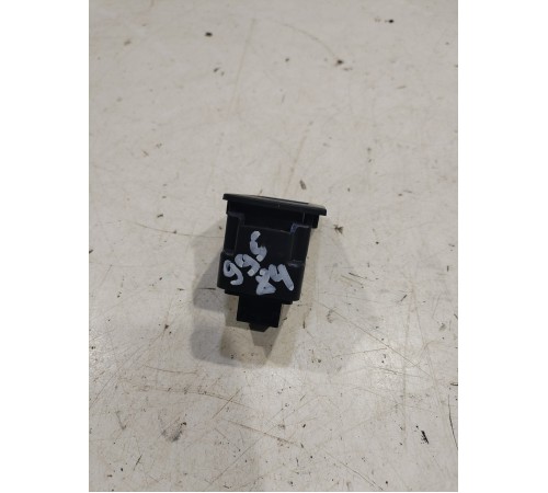 Кнопка открывания багажника