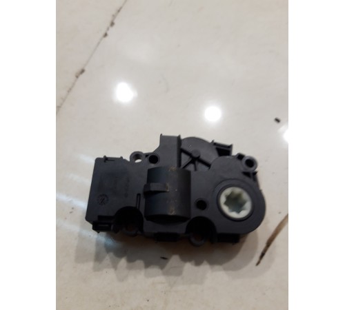 Моторчик привода заслонок отопителя