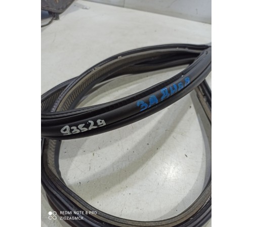 Уплотнитель багажника