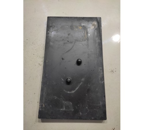 Площадка под аккумулятор (АКБ)