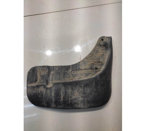 Брызговик (передний, правый)