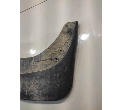 Брызговик (передний, правый)